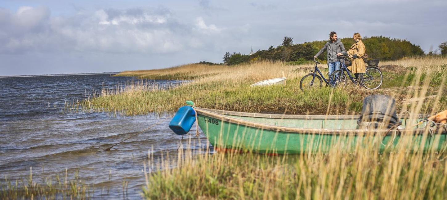 Paar auf Fahrradtour am Ringkøbing Fjord