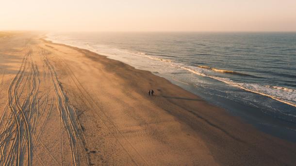 Dronefoto af Henne Strand