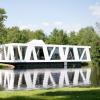 museum ved søen flot arkitektur