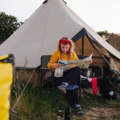 Camping, Zelt, Frau